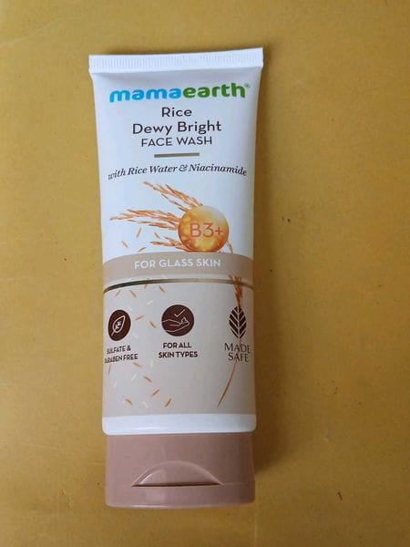 Mamaearth Rice Dewy Bright Face Wash (100g)